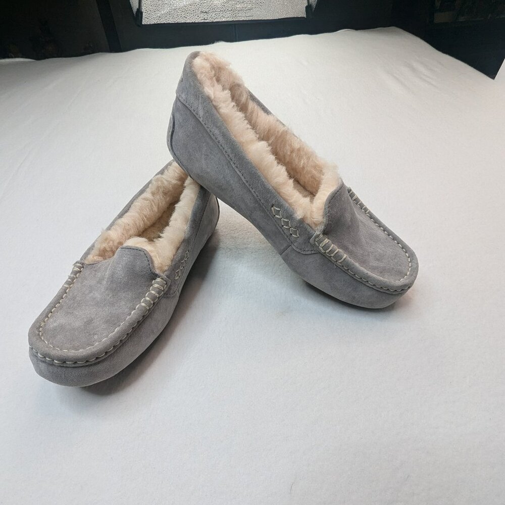 Ugg Ansley Light Grey Gray Shearling Lined Moccasin Shoe English & Arabic